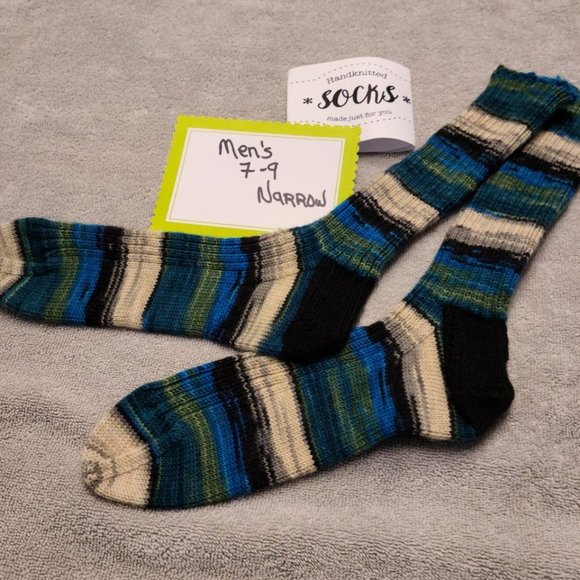 Hand knitted socks: assorted sizes: children, adults and large feet socks - Picture 10 of 16